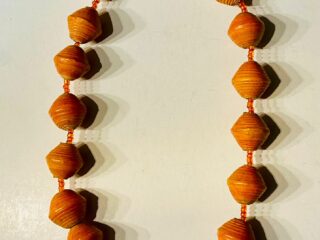 Ketting grote "paper beads"kort